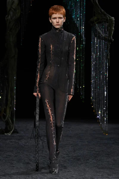 Look 19